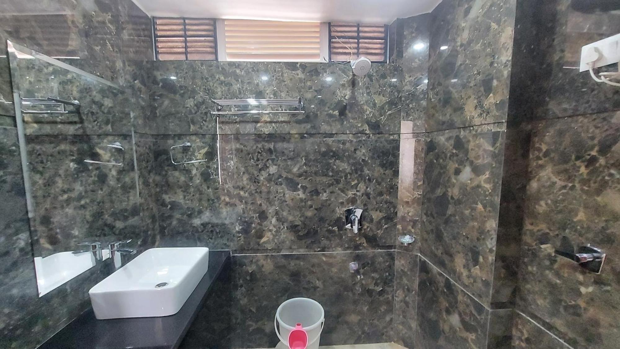 Hotel India House Дхарамсала Екстериор снимка